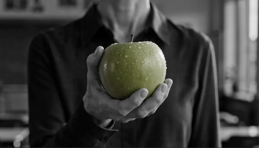 《RED APPLE》
